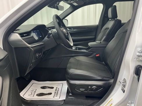 New 2025 Jeep Grand Cherokee Altitude AWD/4WD image 5