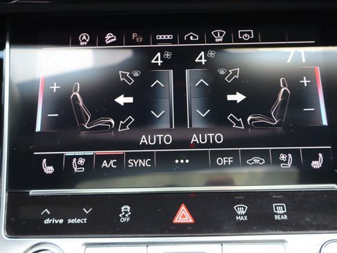 Used 2024 Audi Q8 Prestige w/ Prestige Package AWD/4WD image 15
