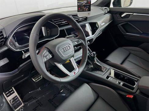 Used 2025 Audi Q3 2.0T Premium Plus image 9
