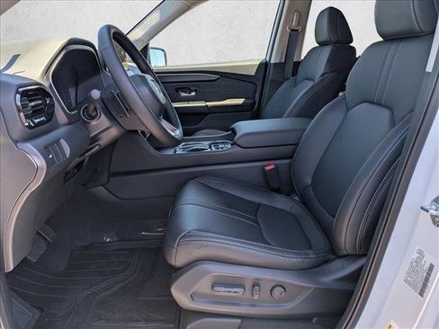 New 2026 Honda Pilot Touring image 4