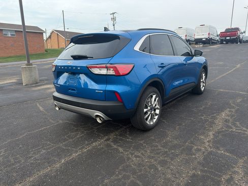 Used 2021 Ford Escape Titanium AWD/4WD image 4