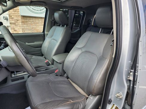 Used 2019 Nissan Frontier SL image 13