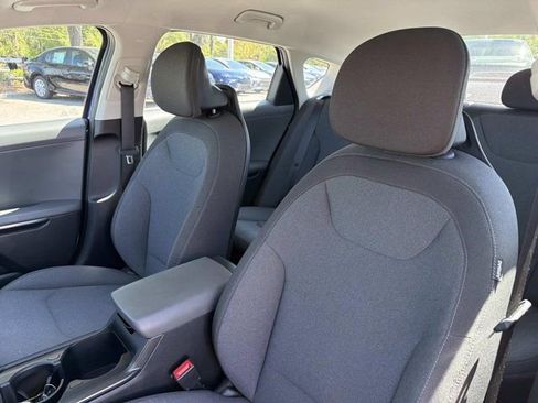 Used 2025 Kia K4 FWD image 10