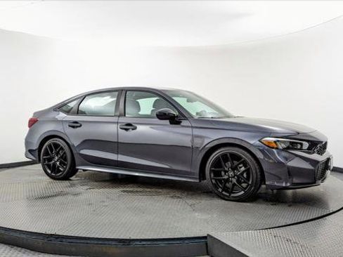 Used 2025 Honda Civic Sport image 9