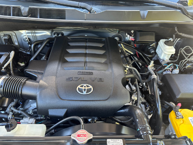 Used 2011 Toyota Tundra Limited w/ Platinum Pkg AWD/4WD image 9