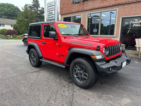 Used 2025 Jeep Wrangler Sport AWD/4WD image 25