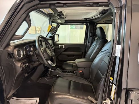 Used 2021 Jeep Wrangler Unlimited Sahara w/ Uconnect 4C Nav & Sound Group AWD/4WD image 13