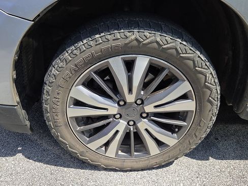Used 2020 Nissan Pathfinder SV AWD/4WD image 3
