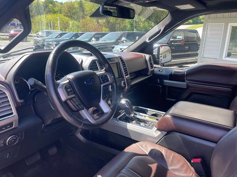 Used 2015 Ford F150 Platinum w/ Equipment Group 701A Luxury AWD/4WD image 23