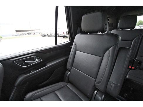 Used 2023 Chevrolet Tahoe Z71 w/ Luxury Package AWD/4WD image 14