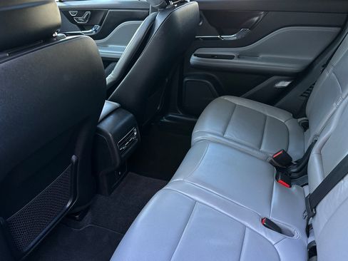 Used 2020 Lincoln Corsair Reserve image 11