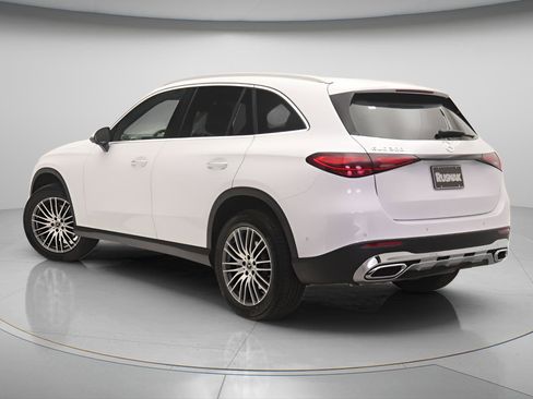 New 2026 Mercedes-Benz GLC 300 image 2