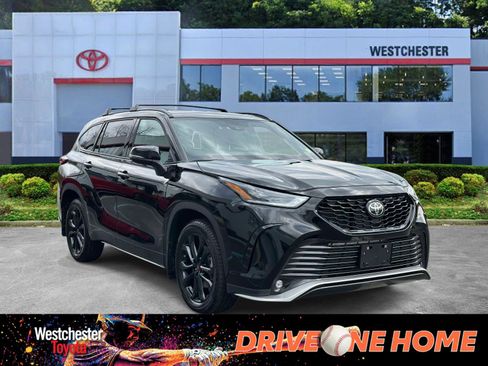 Used 2025 Toyota Highlander XSE image 1