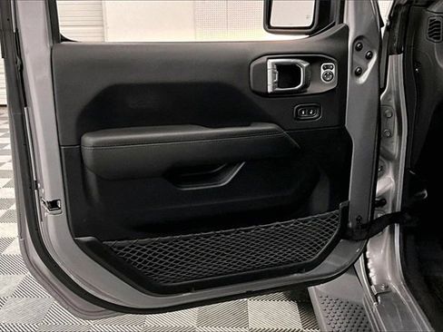 Used 2021 Jeep Wrangler Unlimited Sahara image 18