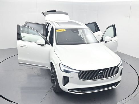 Used 2025 Volvo XC90 B5 Plus AWD/4WD image 49