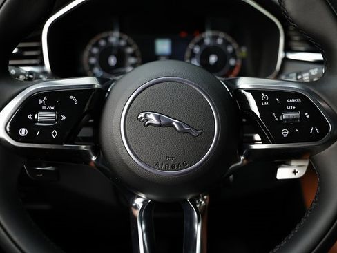 New 2026 Jaguar F-PACE R-Dynamic S image 39