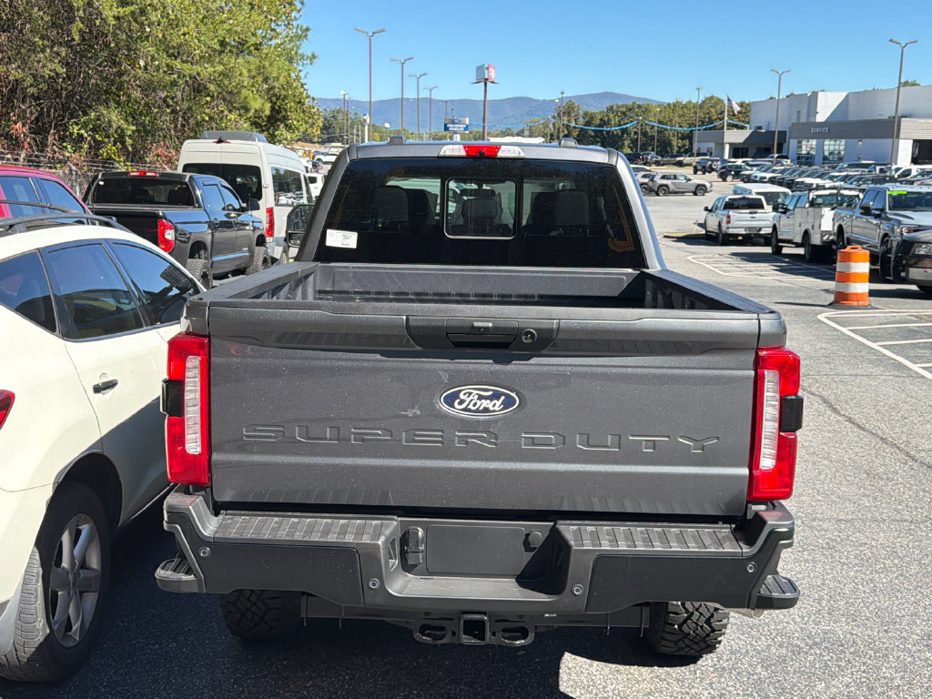 New 2027 Ford F250 XL w/ XL Off-Road 35" Tire Pakckage AWD/4WD image 11