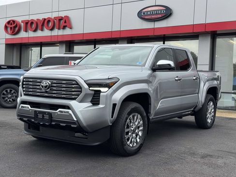 Used 2026 Toyota Tacoma Limited AWD/4WD image 25