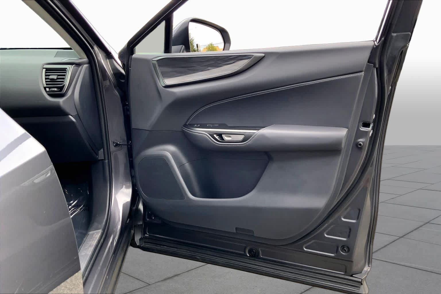 Used 2026 Lexus NX 350h AWD w/ Cold Area Package image 23