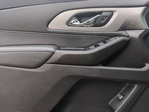 Certified 2023 Chevrolet Traverse LT FWD image 21