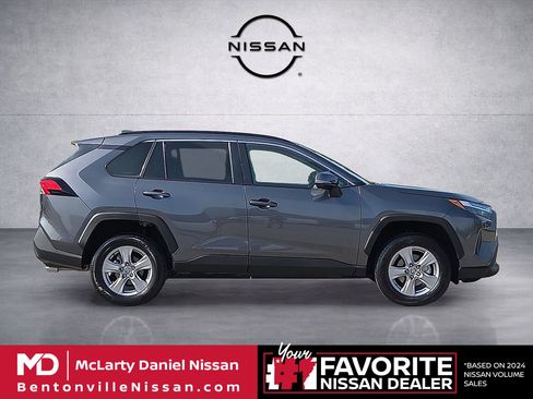 Used 2025 Toyota RAV4 XLE AWD/4WD image 6