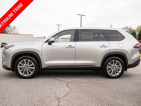 Certified 2024 Toyota Grand Highlander AWD image 4