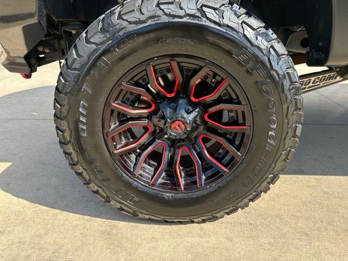Used 2020 Ford F250 Platinum w/ FX4 Off-Road Package AWD/4WD image 9