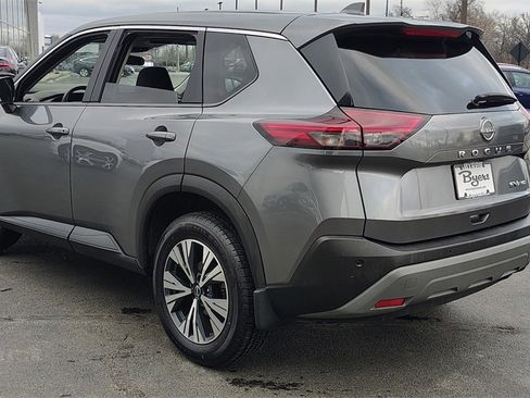 Used 2023 Nissan Rogue SV image 4