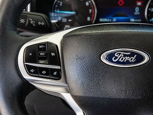 Used 2023 Ford Explorer XLT w/ Equipment Group 202A image 9