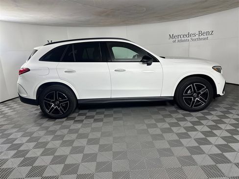 Certified 2025 Mercedes-Benz GLC 300 4MATIC image 8