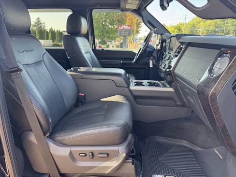 Used 2016 Ford F250 Platinum w/ FX4 Off-Road Package AWD/4WD image 9