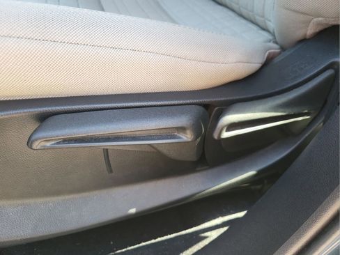 Certified 2025 Honda HR-V LX image 14