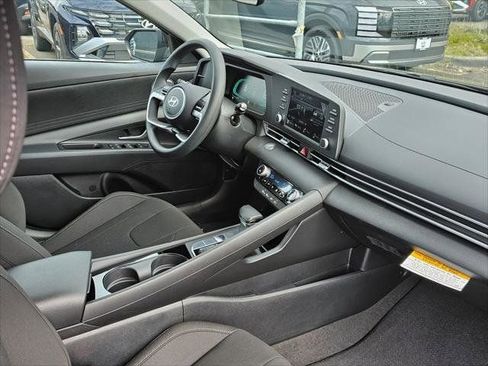 New 2026 Hyundai Elantra Hybrid FWD image 10