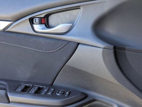 Used 2019 Honda Civic EX image 7