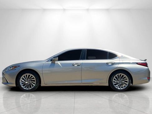 Used 2019 Lexus ES 300h w/ Accessory Package 2 image 7