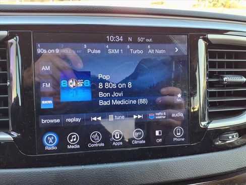 Used 2017 Chrysler Pacifica Touring-L image 6