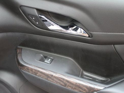 Used 2021 GMC Acadia Denali w/ GMC Pro Grade Package image 11