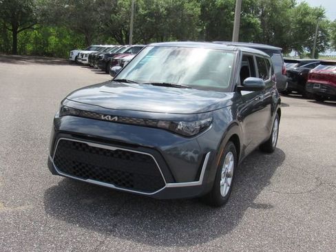 Used 2024 Kia Soul LX w/ Option Group 015 FWD image 7