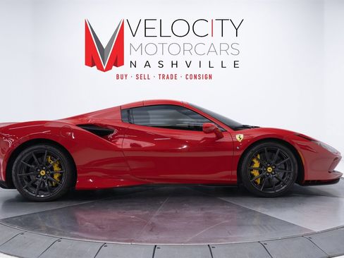 Used 2022 Ferrari F8 Tributo image 5