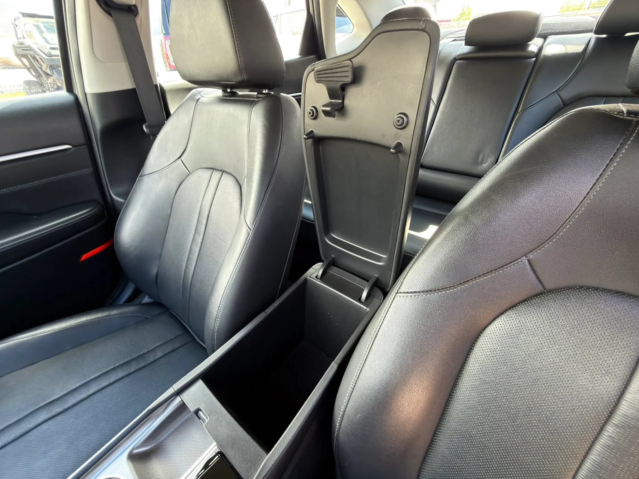 Used 2022 Hyundai Sonata Limited w/ Cargo Package FWD image 29