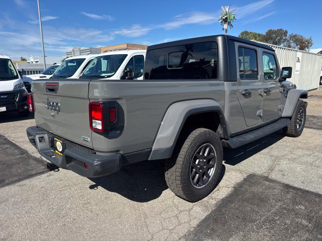Used 2023 Jeep Gladiator Overland AWD/4WD image 5