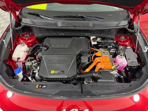 Used 2023 Kia Niro LX image 10