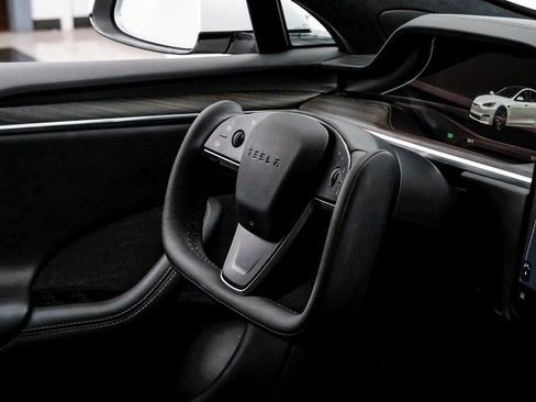 Used 2023 Tesla Model S image 22