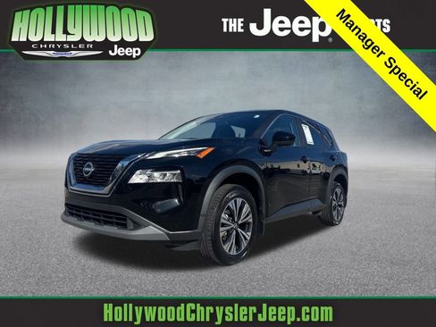 Used 2023 Nissan Rogue SV image 1