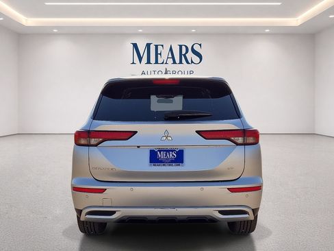 Used 2022 Mitsubishi Outlander SE FWD image 4