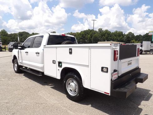 Used 2024 Ford F250 XL AWD/4WD image 4