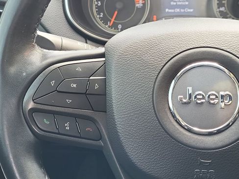 Used 2019 Jeep Cherokee Trailhawk w/ Comfort/Convenience Group AWD/4WD image 27