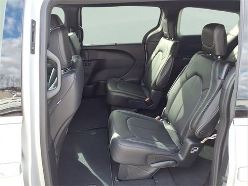 New 2026 Chrysler Voyager LX image 9