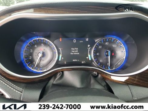 Used 2022 Chrysler Pacifica Limited FWD image 31