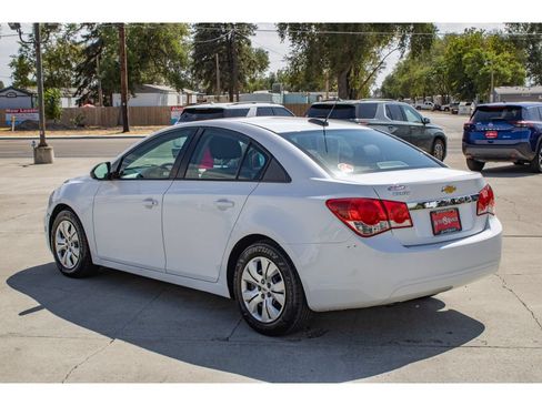 Used 2015 Chevrolet Cruze LS FWD image 6